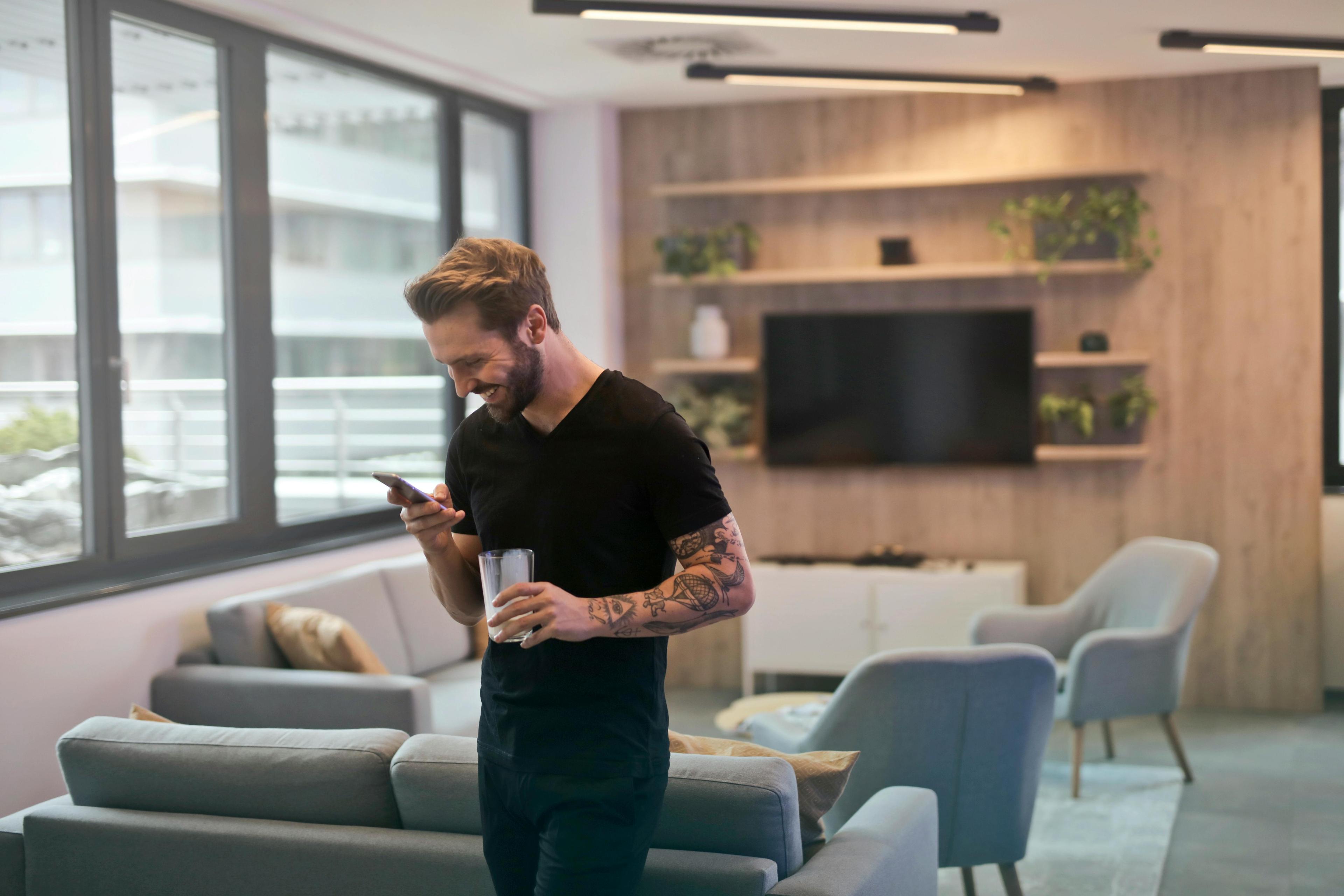 The Art of Texting After a First Date: Avoid these Mistakes